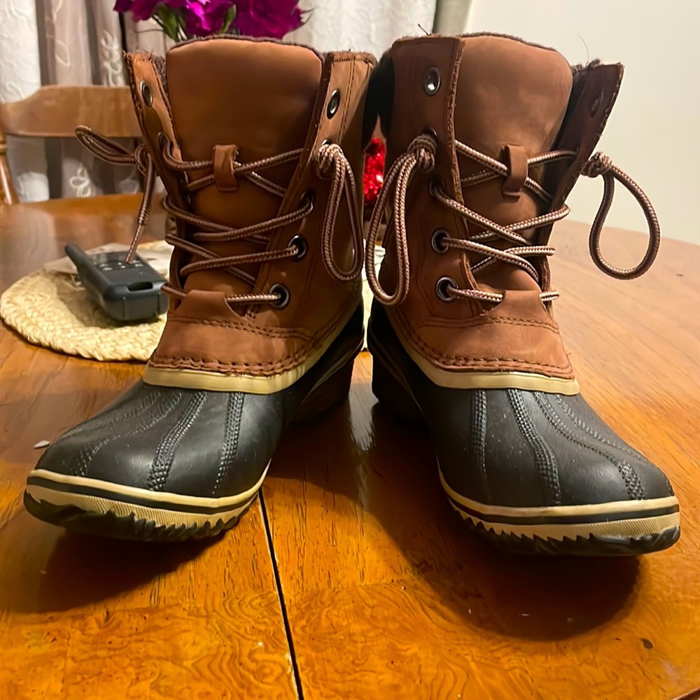 Sorel 🥾 perfect condition only warn a handful of times